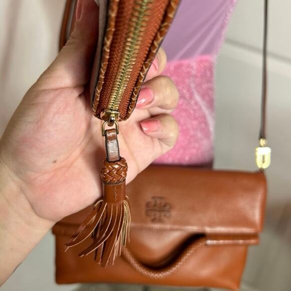 °。⋆♡ Tory Burch Taylor Convertible Fold Over Crossbody & Wallet (HB-24) - Picture 15 of 15
